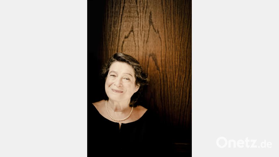 Gefeiert auf den Bühnen der Welt: Pianistin Elisabeth Leonskaja kommt mit späten Beethoven-Sonaten ins Stadttheater Amberg. Bild: Marco Borggreve/exb