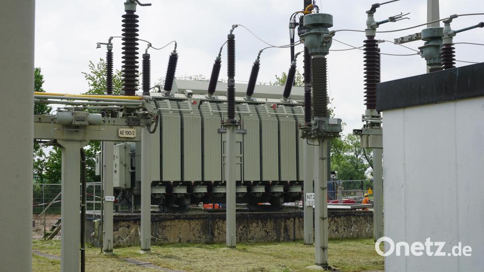 Bayernwerk investiert ein Rekordsumme in das Stromnetz in der Oberpfalz. Das Umspannwerk in Weiden wird derzeit erneuert. Bild: jut