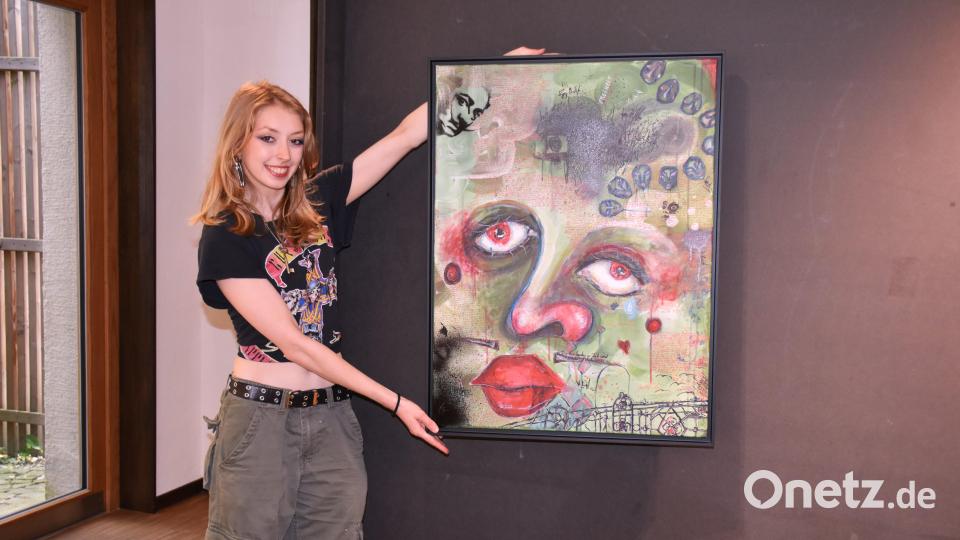 Eva Reif aus Mitterteich ist 18 Jahre jung. Sie arbeitet als freischaffende Künstlerin und stellt im Kunsthaus im Rahmen der Gemeinschaftsausstellung mit aus. Die Mitterteicherin ist nur eine von mehreren jungen Nachwuchskünstlern, die teilnehmen werden. Bild: ubb