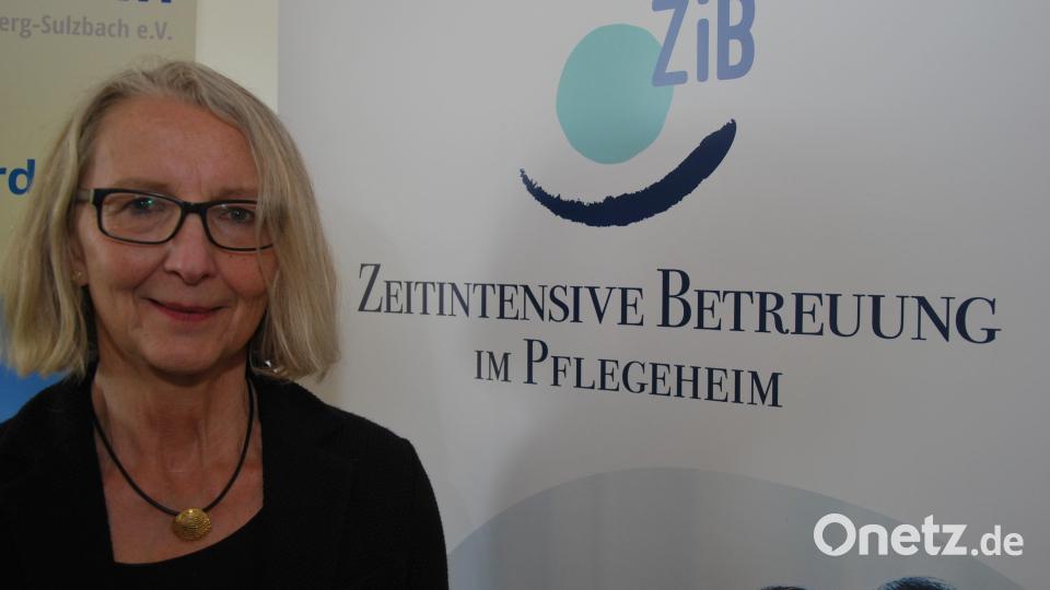 Angela Rademacher informierte über das Projekt &quot;Zeitintensive Betreuung im Pflegeheim&quot;. Bild: gsp
