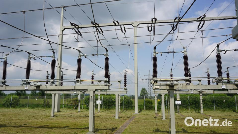 Bayernwerk investiert ein Rekordsumme in das Stromnetz in der Oberpfalz. Das Umspannwerk in Weiden wird derzeit erneuert. Bild: jut