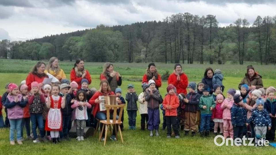 „Wald- und Wiesenfest“ des Kinderhaus Parkstein Bild: Stefanie Peschla/exb