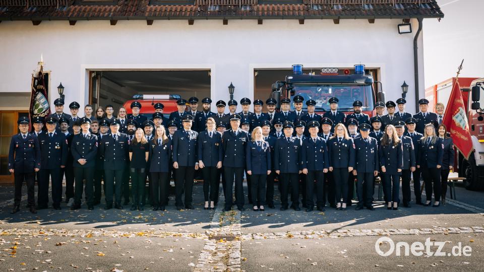 Die Aktiven der Feuerwehr Waldthurn warten schon gespannt auf die Festeröffnung und freuen sich auf ein tolles Festwochenende zum 150. Jubiläum. Bild: Thomas Scheck Photography Weiden