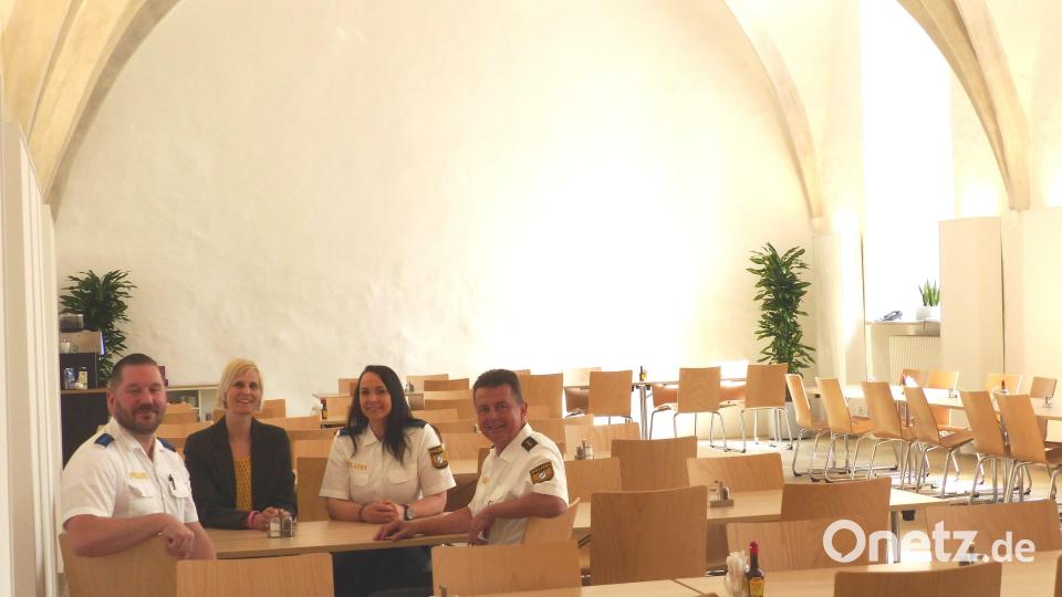 Die Nutzung des Kloster Refektoriums hat sich seit Jahrhunderten nicht geändert: erst Speisesaal für Mönche, nun für Polizisten. Bild: jp