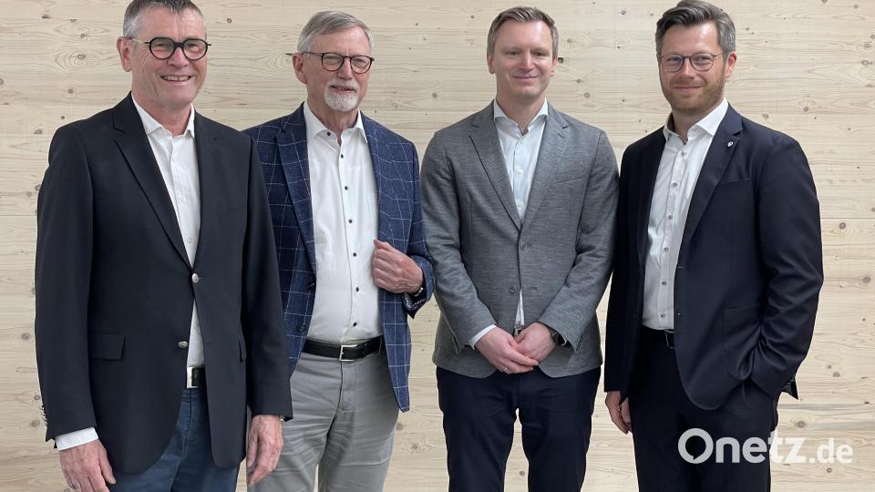 Die Vereinsleitung bleibt unter der Führung von Christoph Thomas und Harald Roth. Neu ist Frank Bayer als Schatzmeister. Schriftführer bleibt Christoph Skutella (von links). Bild: kki