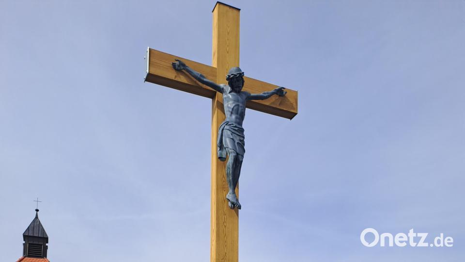 Nun ist das Kreuz wieder in einem Zustand wie neu. Bild: gis