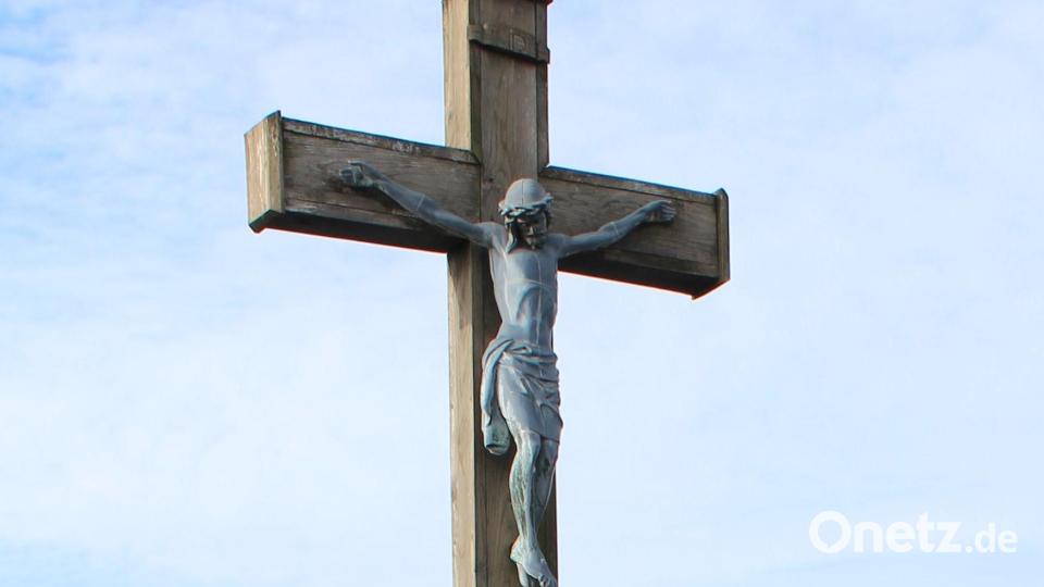 So sah das Friedhofskreuz vor der Sanierung aus. Bild: M. Prechtl/exb