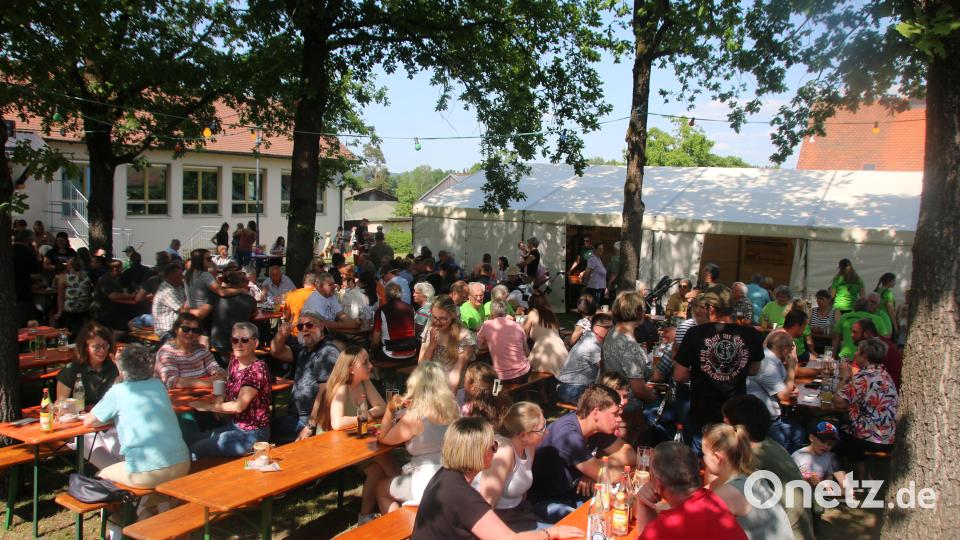 Beste Biergartenstimmung herrschte am Gartenfest der Feuerwehr in Gmünd. Bild: sne