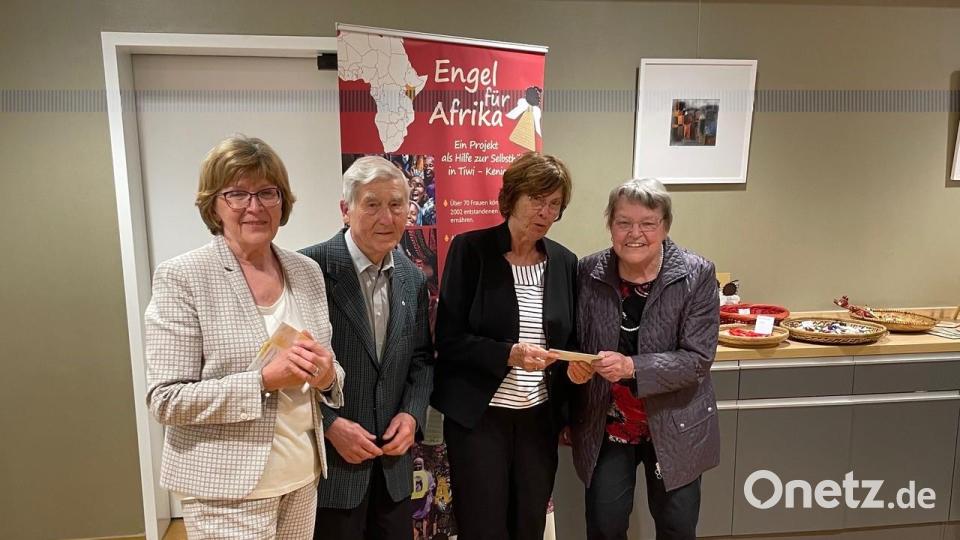 Der Missionsverein Brand überreichte eine Spende an Asante (von links): Johanna Schirdewahn, Ludwig König, Christine Rottland und Erika Doleschal. Bild: sas