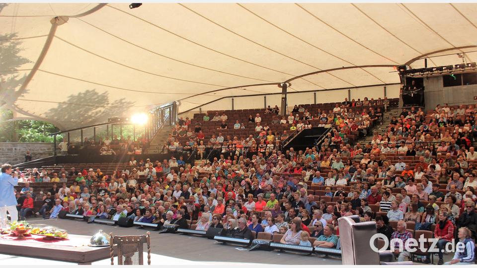 Rund 1000 Interessierte waren zum Theaterfest auf die Luisenburg gekommen Bild: stg