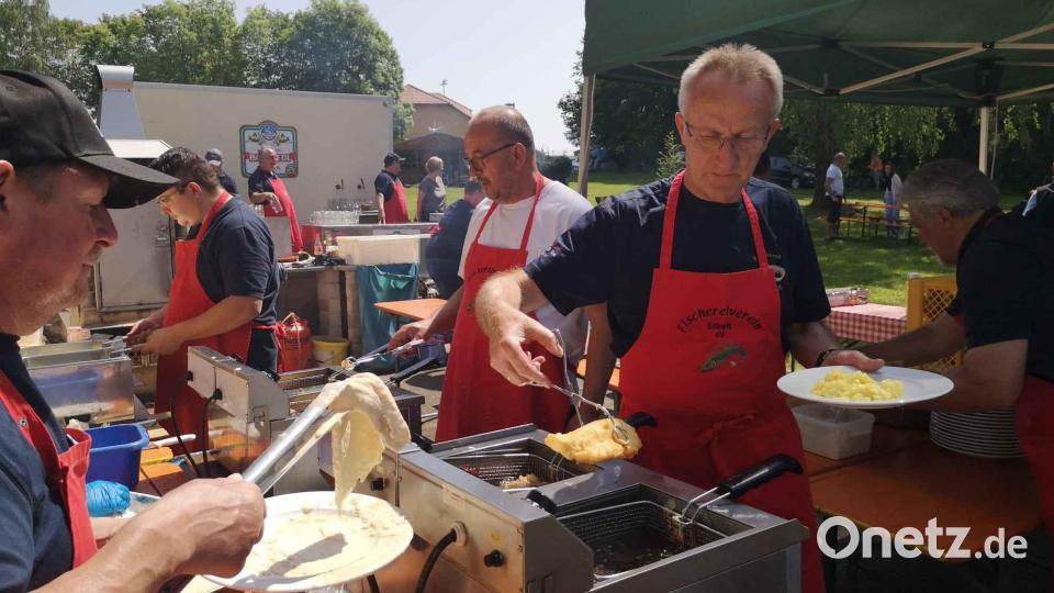 Beim Anblick des goldgelb gebackenen Fischfilets läuft jedem das Wasser im Munde zusammen. Bild: gz