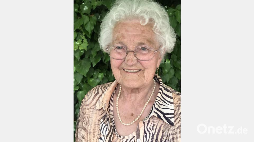 Ihre 95 Jahre sieht man Anna Ritter, der gepflegten Seniorchefin des Gasthauses Ritter, nicht an. Bild: mma