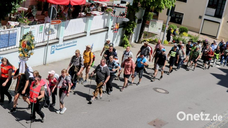 Die Wallfahrer unterwegs Bild: Christian Renner