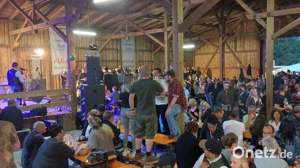 Gute Stimmung herrschte beim Fischerfest des Angelsportvereins Reuth. Bild: Angelsportverein Reuth bei Erbendorf/exb