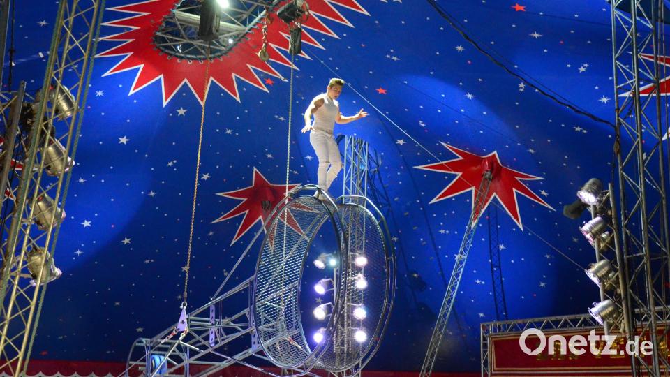 Der Ritt auf dem Todesrad ist einer der Höhepunkte der Zirkusshow. Bild: Kunz
