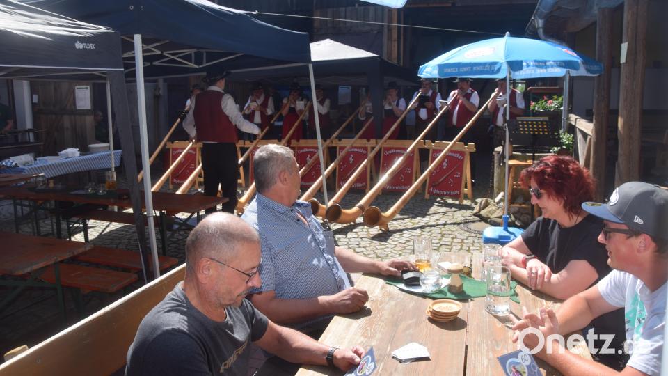 Von Fisch bis Alpenklänge, Vieles wird den Besuchern beim Fischerfest geboten. Bild: fz