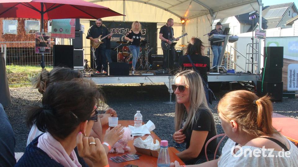 Für Stimmung beim Open-Air der Kulturfabrik sorgte unter anderem die Band &quot;Timeless&quot;. Bild: wmr