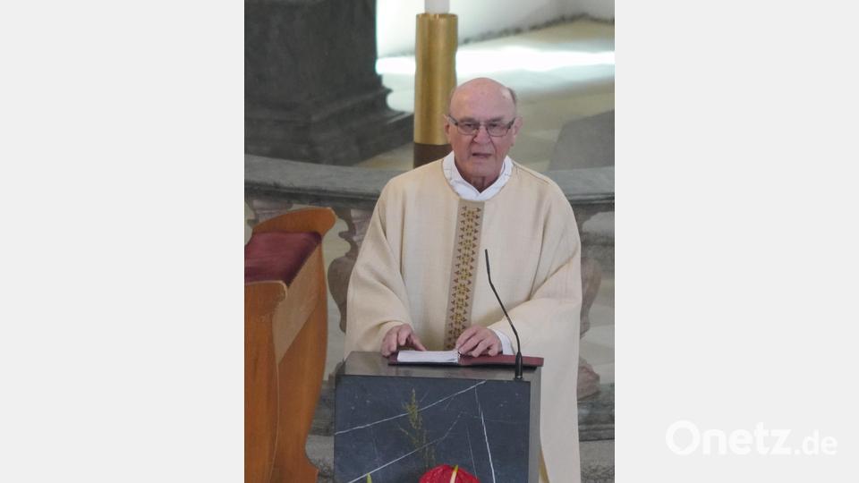 Zelebrant und Hauptprediger beim Fahrenbergfest war Monsignore Andreas Uschold in der Wallfahrtkirche Mariä Heimsuchung auf dem Fahrenberg Bild: fvo