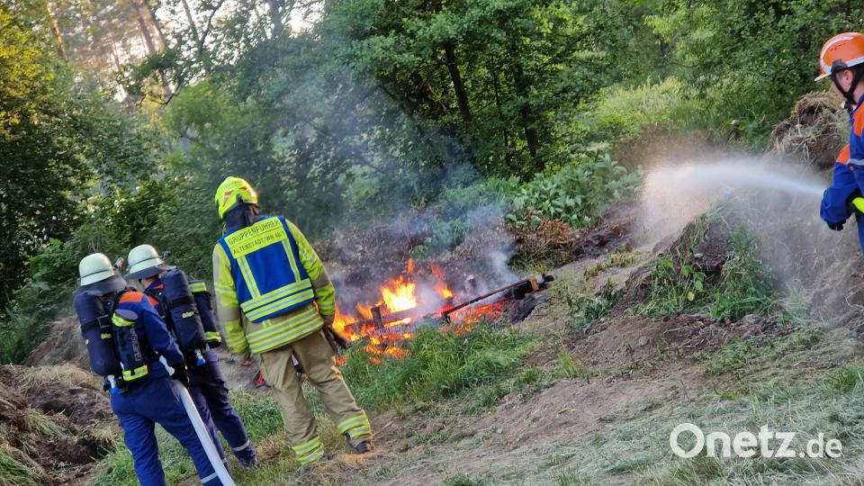 24 Stunden übte die Jugendfeuerwehr Altenstadt am Wochenende alle möglichen Szenarien. Bild: Feuerwehr Altenstadt/exb