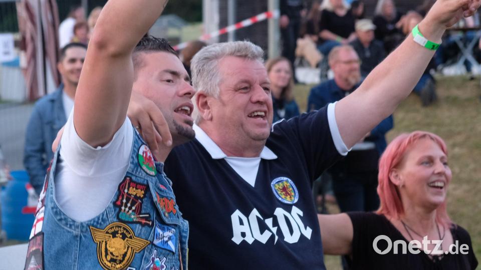 Hin und weg ist das Publikum von den Songs der Bands. Bild: do