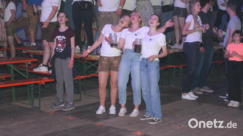 Impressionen von der Party mit der &quot;Eslarner Showband&quot; Bild: pi