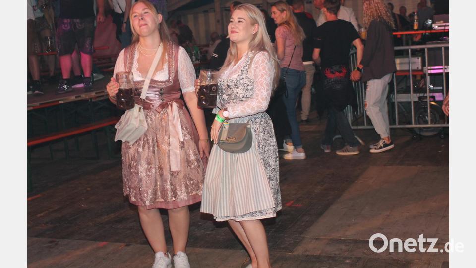 Impressionen von der Party mit der &quot;Eslarner Showband&quot; Bild: pi