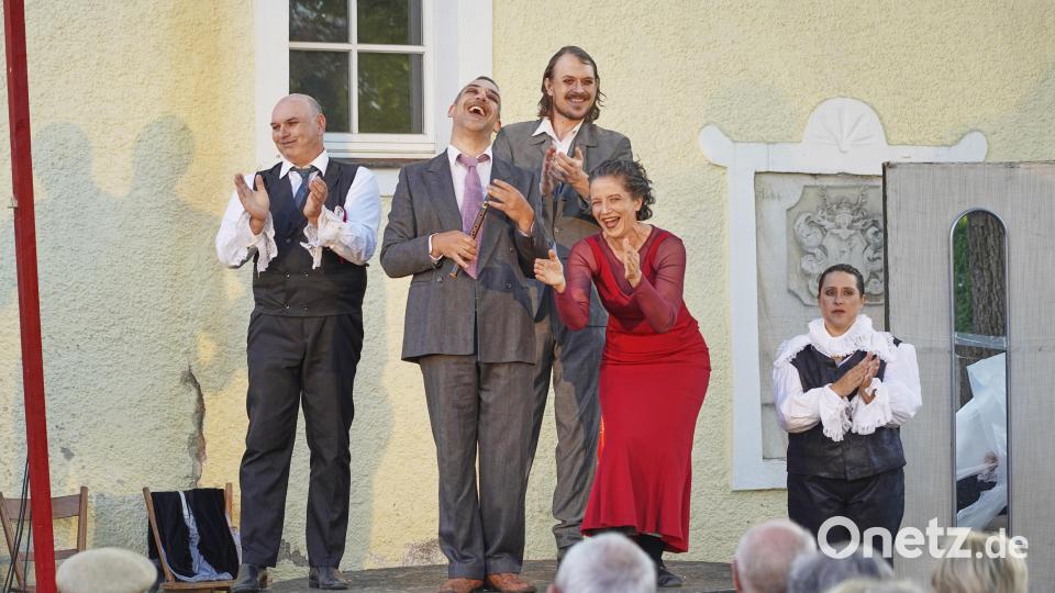 Bei der Abendvorstellung zeigte das Ensemble das Stück „Hamlet. Bild: Martin Schmid/Steinwald-Allianz/exb