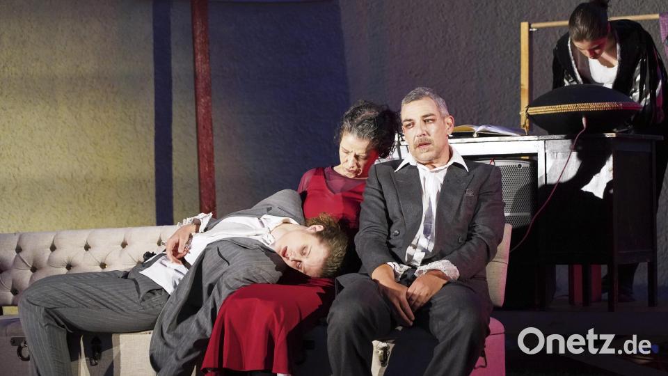 Bei der Abendvorstellung zeigte das Ensemble das Stück „Hamlet. Bild: Martin Schmid/Steinwald-Allianz/exb