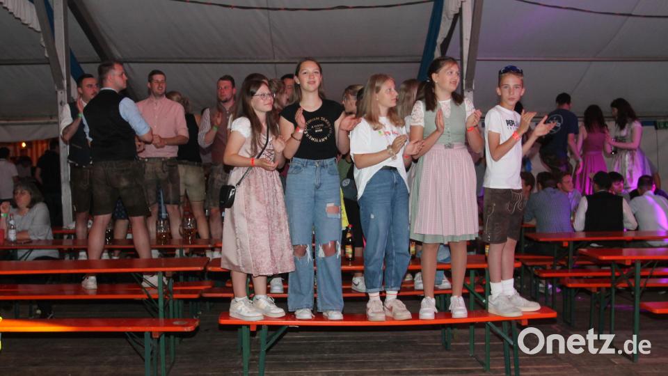 Impressionen von der Party mit der &quot;Eslarner Showband&quot; Bild: pi