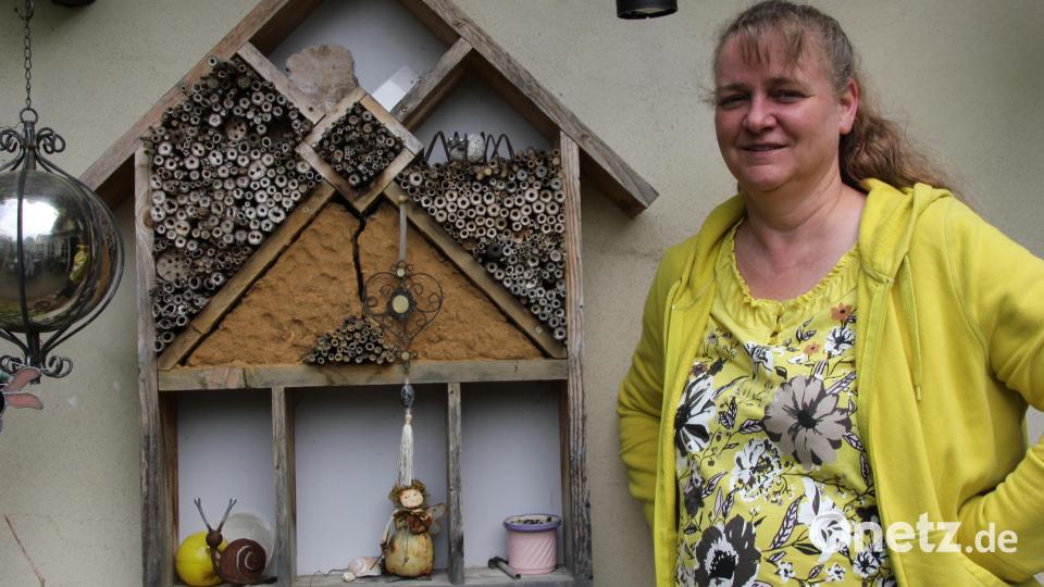 Buffet und Hotel für Insekten - das sind naturgemäße Unterkünfte und artspezifische Futterpflanzen. Man findet sie im Garten von Daniela Dotzler. Bild: ads