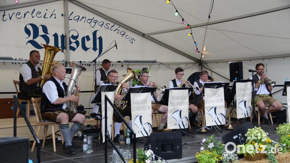 Beim Blasmusik-Open-Air-Konzert in Wirbenz stand auch die Gruppe „Böhmischen Blechblous´n“ auf der Bühne. Bild: ak