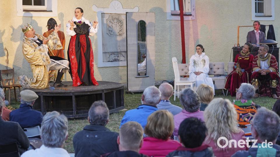 Bei der Abendvorstellung zeigte das Ensemble das Stück „Hamlet. Bild: Martin Schmid/Steinwald-Allianz/exb