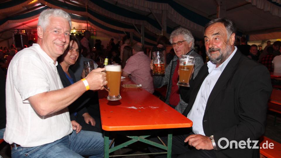 Impressionen von der Party mit der &quot;Eslarner Showband&quot; Bild: pi