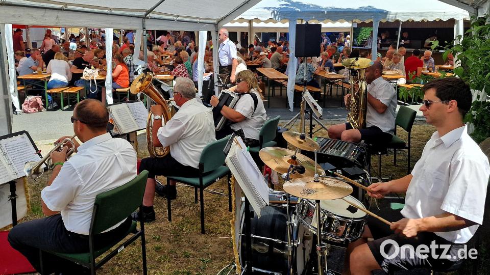 Die Kapelle Sedmihorka spielte böhmische Musik, sie war schon zum 18 Mal nach Ilsenbach gekommen. Bild: R. Kreuzer