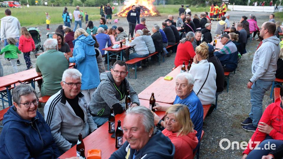 Am Freitag sorgte das Kirwafeuer für eine besondere Stimmung bei der Neubauer Kirwa. Bild: ju