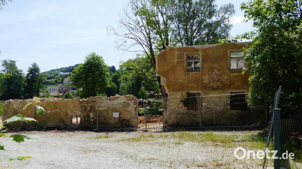 Von der einst so stolzen Pfistermühle in Kastl blieb nach dem Abriss nur noch eine Ruine übrig, die allerdings überdacht werden soll Bild: jp