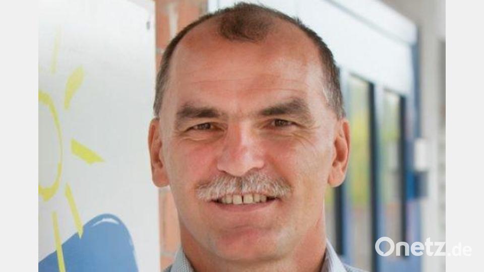 „Läuft das Aggregat an einem Standort etwa drei bis vier Stunden, bedeutet das eine Fördermenge von rund 2000 m3 Wasser, die wir in die Hochbehälter pumpen.“ (Stadtwerkeleiter Roland Kraus) Bild: Hierstetter