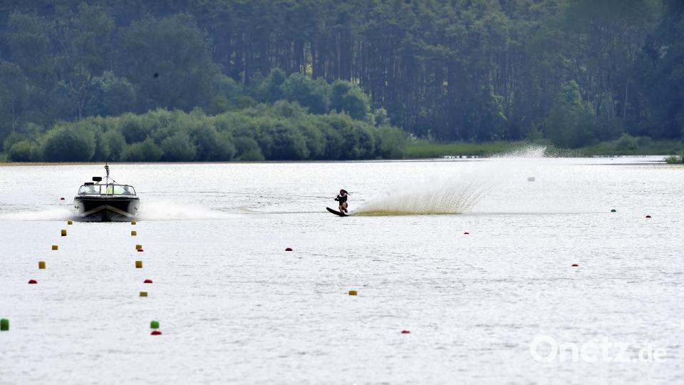 Faszination Wasserski- hier beim Slalom auf dem Haidweiher Bild: Hubert Ziegler, Hubert Ziegler
