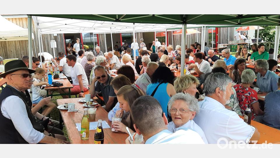 Das Pfarrfest in Luhe erlebt einen Besucheransturm. Bild: rgl