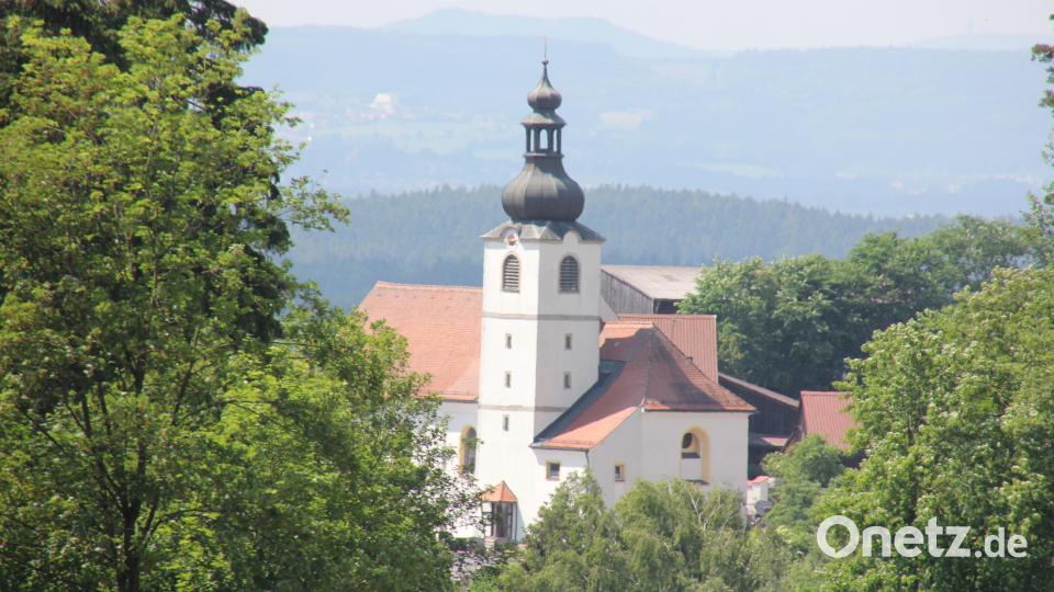 Am Sonntag feiert die Schwarzenbacher Pfarrkirche St. Michael ihren 300. Geburtstag. Bild: kro