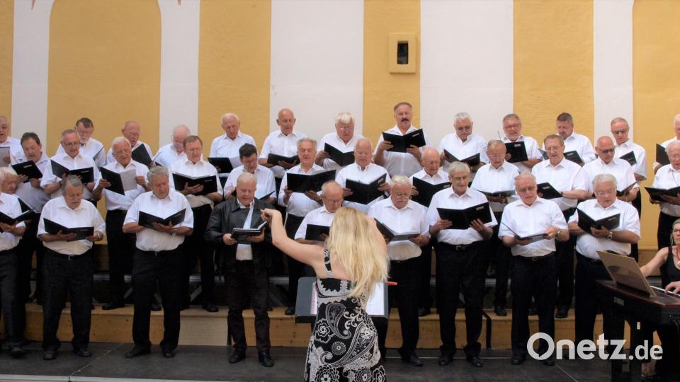 Die Konzerte des Sängerkreises Weiden in Speinshart haben Tradition. Auch am 25. Juni wird es wieder chorische Wucht geben, wenn die Männerchöre aus Eschenbach, Grafenwöhr und Pressath, die Chorgemeinschaft St. Georg Pressath und der Teeniechor aus Schirmitz im Innenhof des Klosters singen. Bild: do