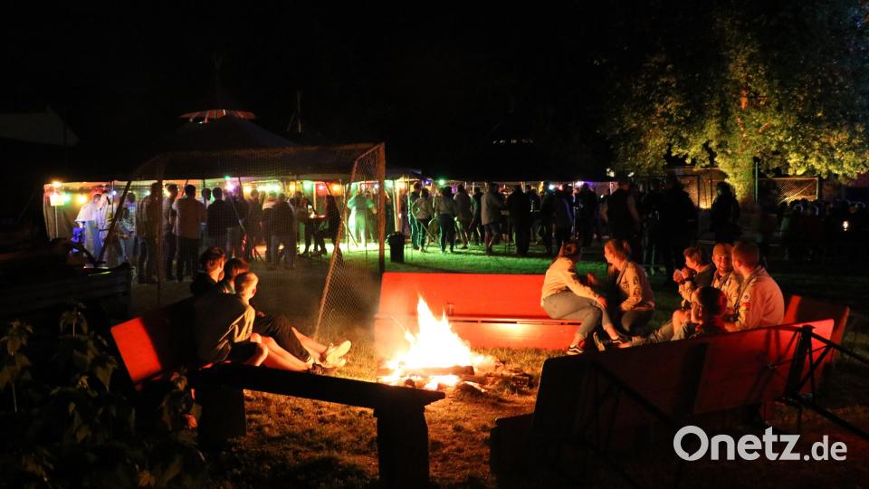 Die Pfadfinder feiern mit Lagerfeuerromantik und einem DJ ihr 50-jähriges Bestehen. Bild: Julia Franz/exb