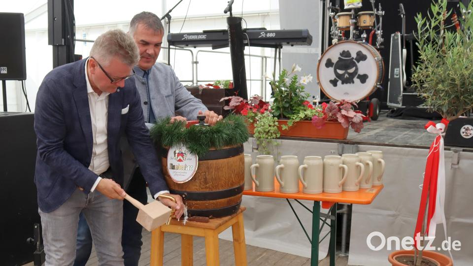 Der Rathauschef lässt sich nicht lange bitten. Bild: mfh