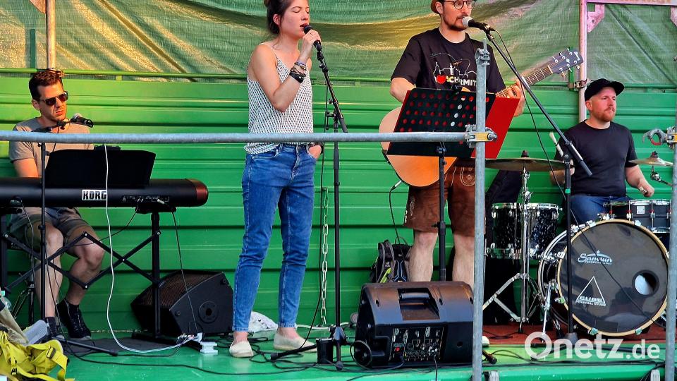 Bis zum Schluß präsentierten &quot;Tine und Band&quot; Musik am laufenden Band. Bild: R. Kreuzer