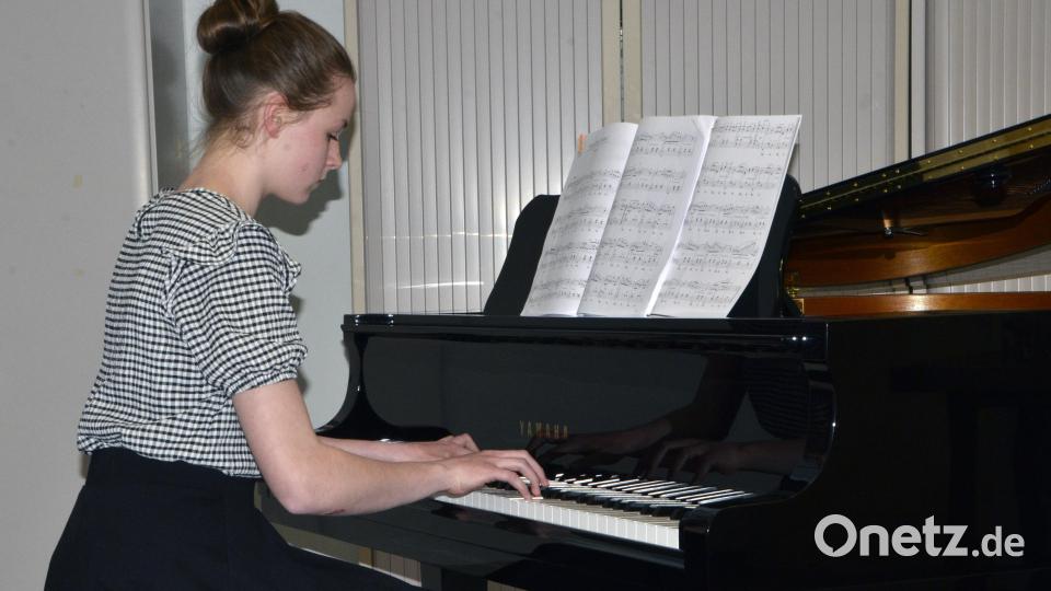 Ester Bernreuther spielte den &quot;Walzer in As-Dur&quot;. Bild: zch