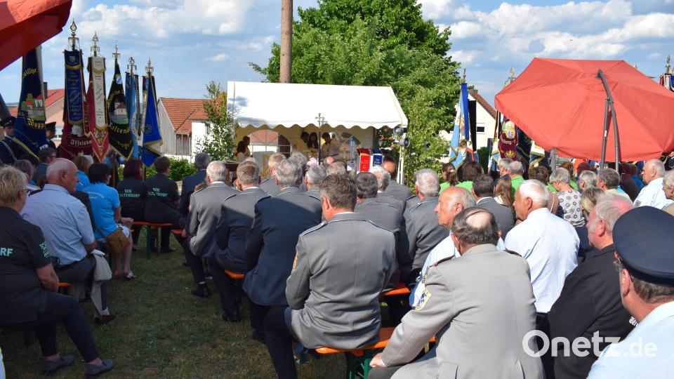 Am Freialtar zelebrierte Pater Georg Parampithadathil den Festgottesdienst. Bild: bnr