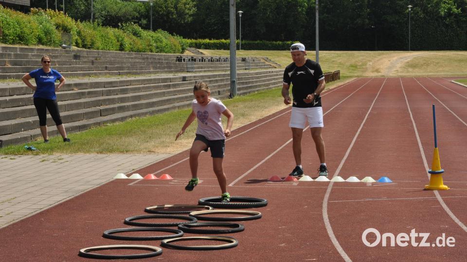 Beim TV-Aktionstag &quot;Sei fit - Mach mit&quot; im Sportzentrum und in der Dreifachturnhalle waren unterschiedliche Stationen geboten. Bild: dob