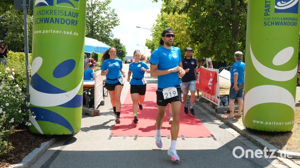 Stefan Richthammer war der Schlussläufer der LTV Naabtal, die bei den gemischten Laufteams den zweiten Platz belegte. Bild: Hirsch