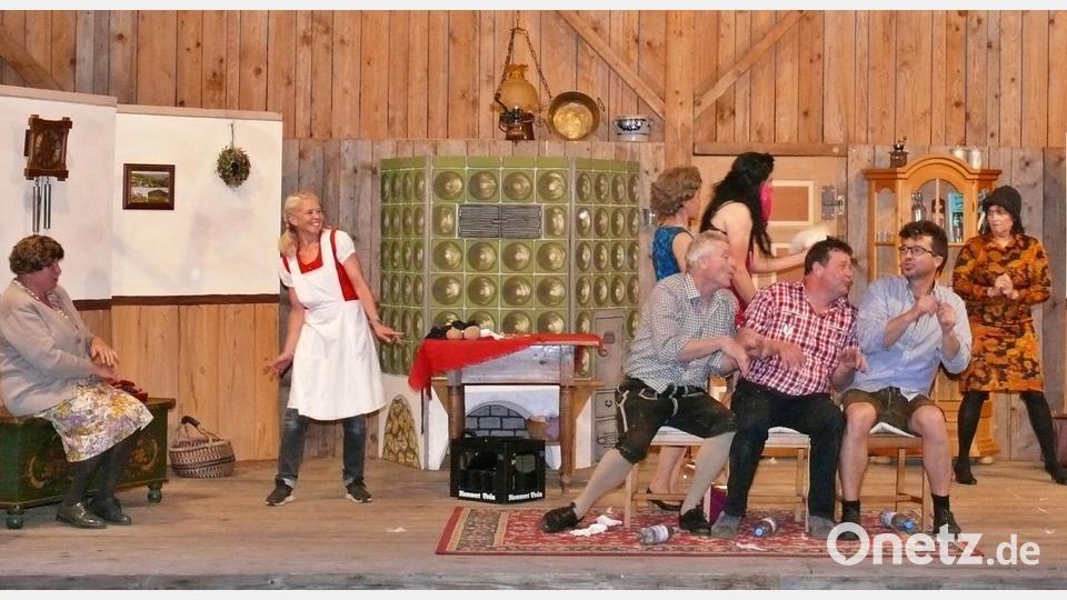 Kein Auge bleibt bei den Zuschauern trocken , als sich das Geheimnis des Männerabends mit der angeblichen Stripperin auflöst. Bild: wku