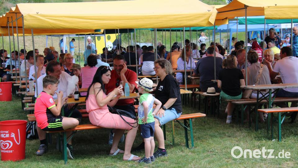 Jede Menge Action und Spießspaß wurde den jungen Kickern beim Fußballaktionstag auf dem Sportgelände der DJK Neustadt geboten. Bild: prh